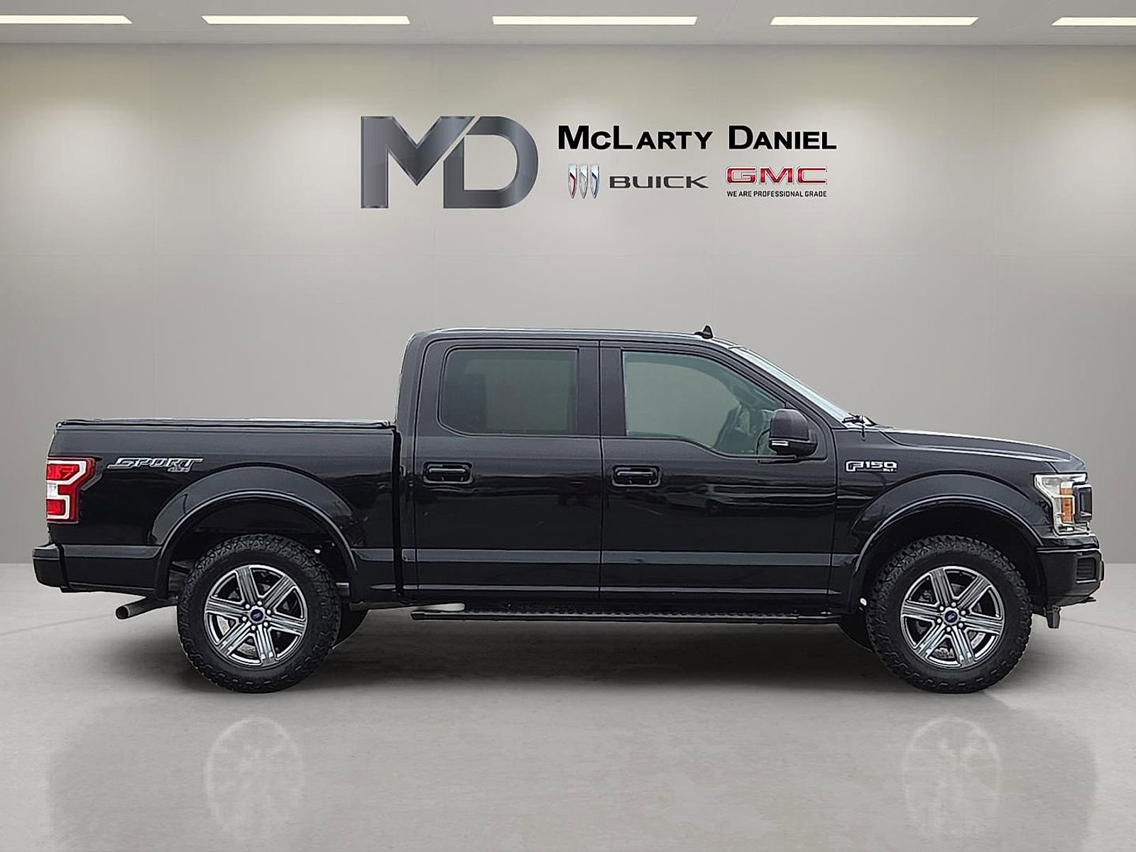 Used 2018 Ford F150 XLT w/ Equipment Group 302A Luxury image 6