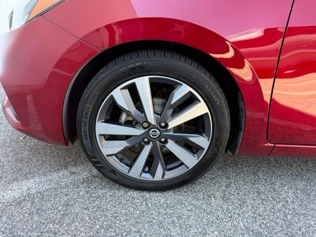 Certified 2020 Nissan Versa SR w/ Convenience Package FWD image 11