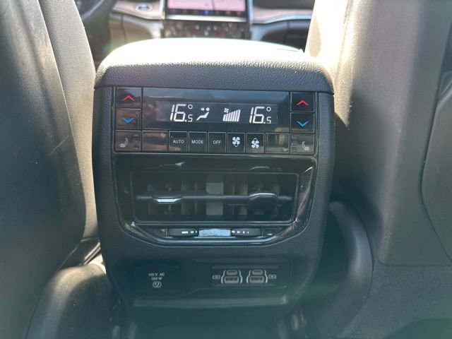 Used 2022 Jeep Grand Cherokee L Summit w/ Luxury Tech Group V AWD/4WD image 27