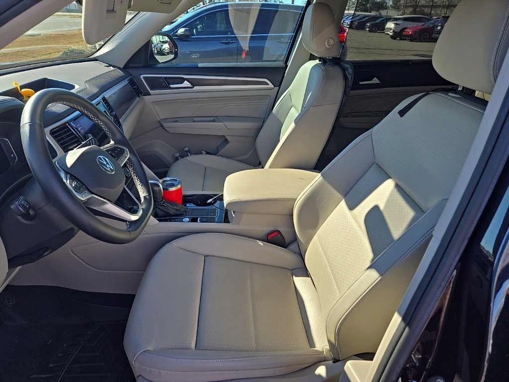 Used 2023 Volkswagen Atlas SE image 3