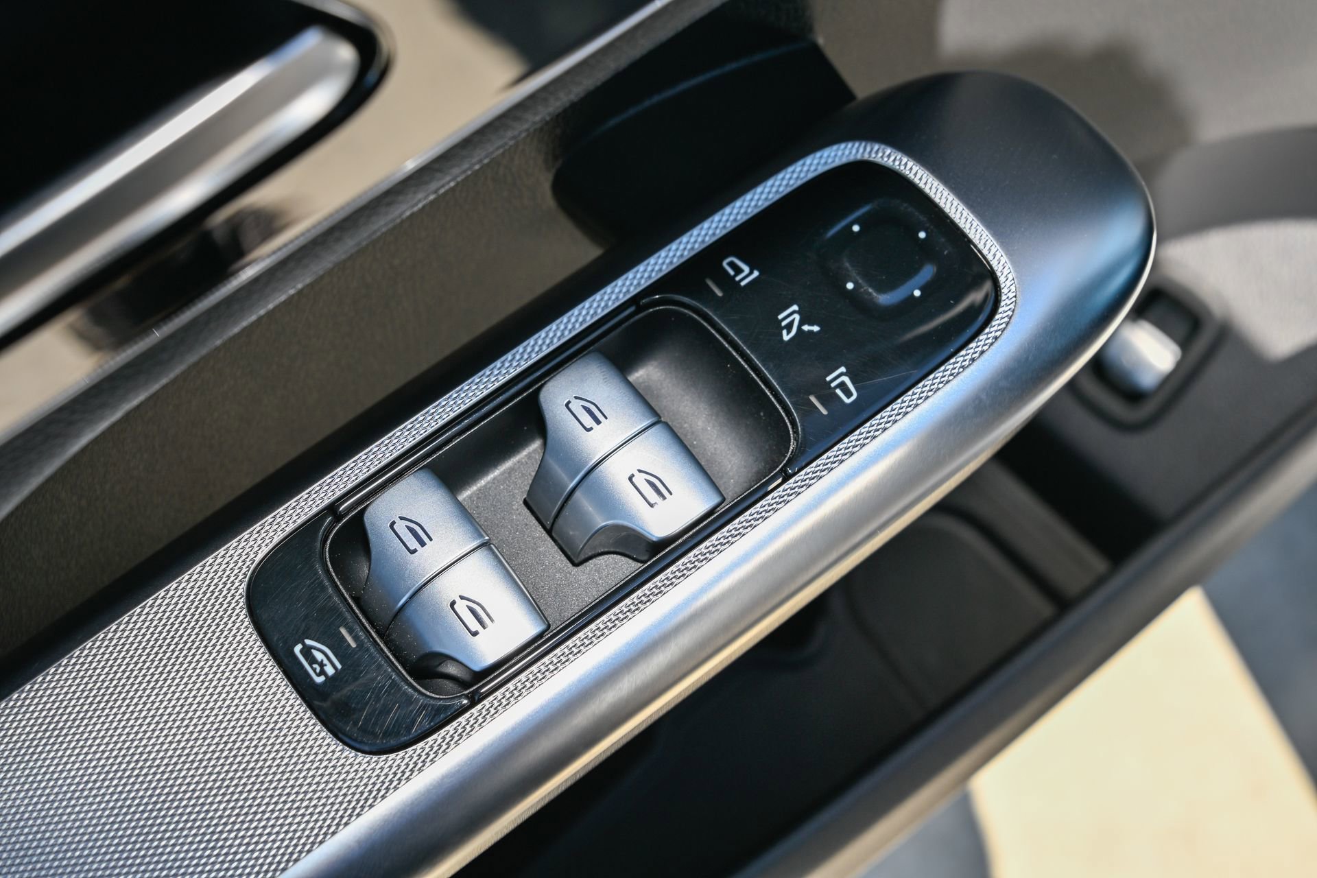 Used 2024 Mercedes-Benz GLC 300 image 24