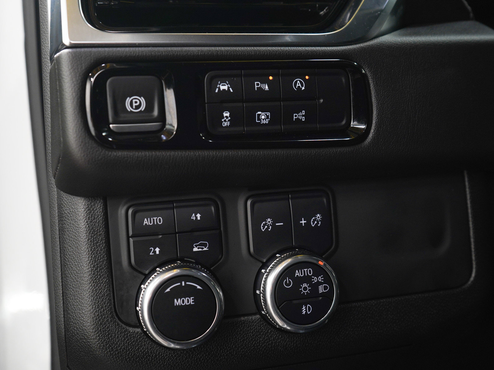 Used 2025 GMC Yukon XL Denali AWD/4WD image 28
