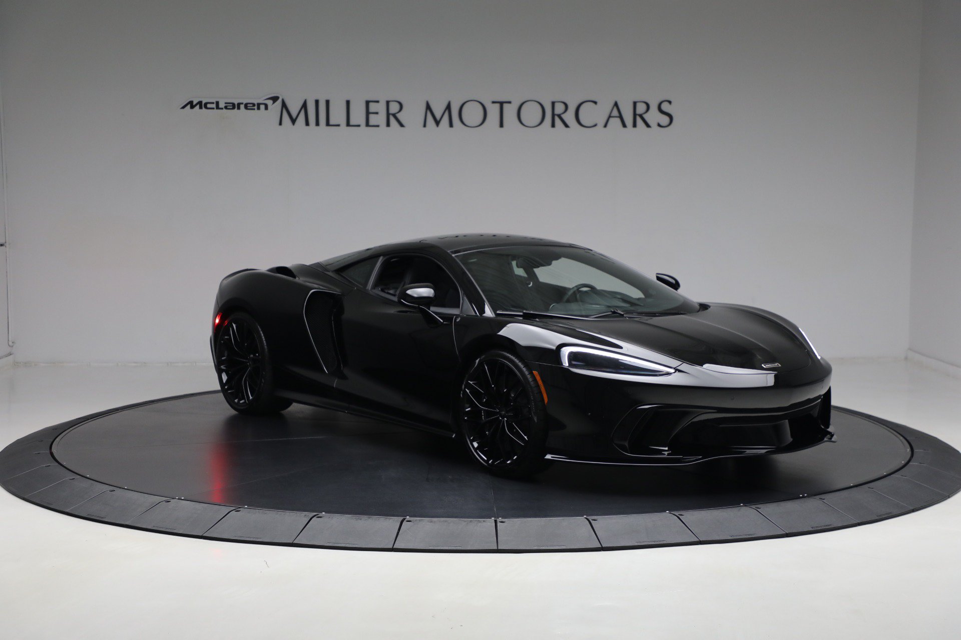 Used 2025 McLaren GTS RWD image 11