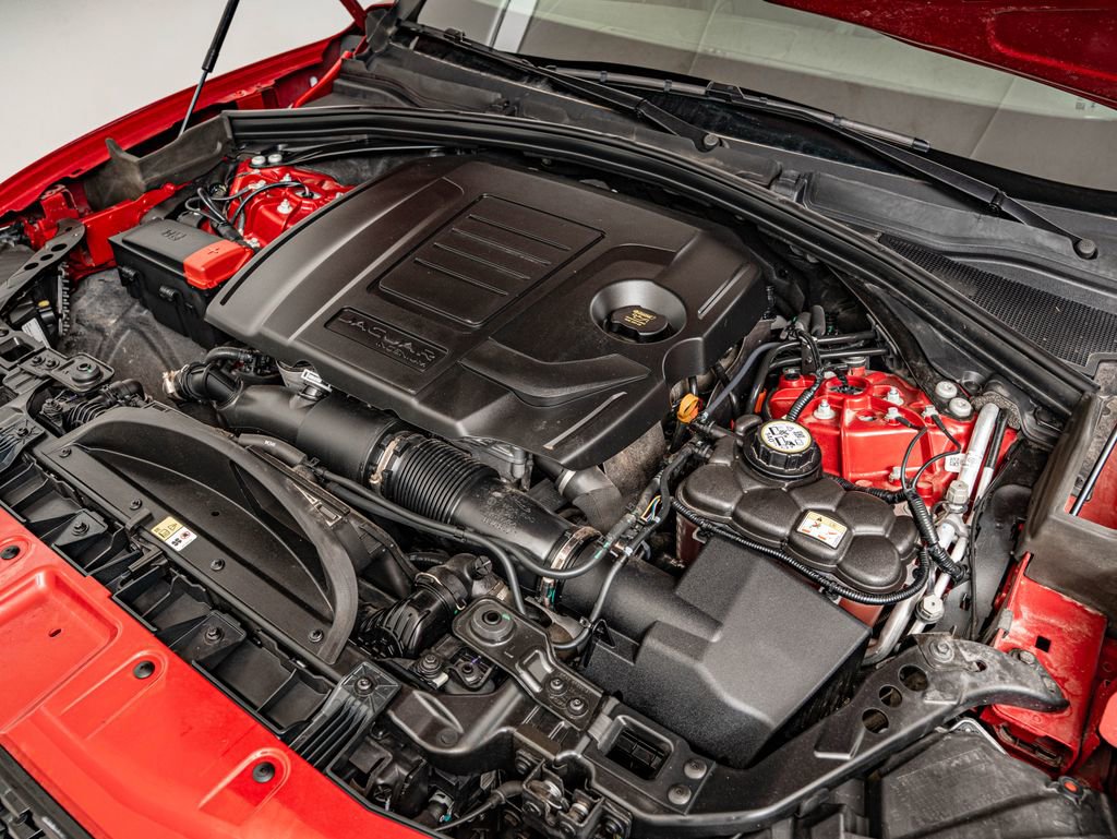 Certified 2024 Jaguar F-PACE R-Dynamic S AWD/4WD image 39