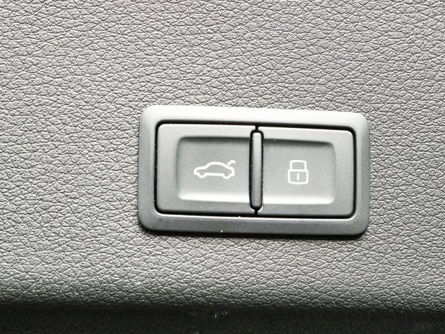 Certified 2024 Audi Q8 e-tron Prestige AWD/4WD image 29