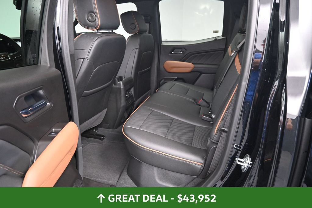 Used 2025 GMC Canyon AT4 w/ Nightfall Edition AWD/4WD image 18
