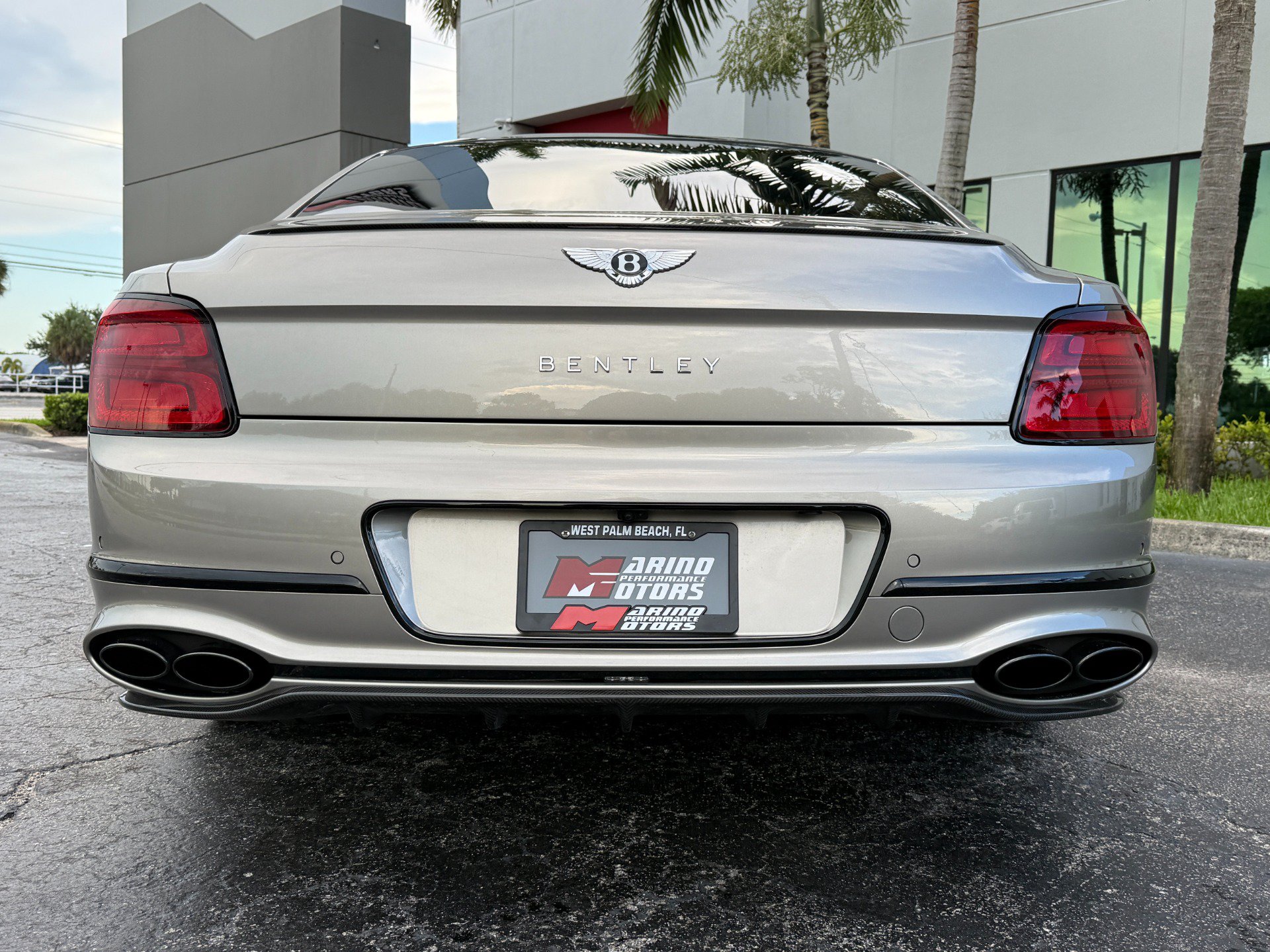 Used 2023 Bentley Flying Spur V8 AWD/4WD image 16