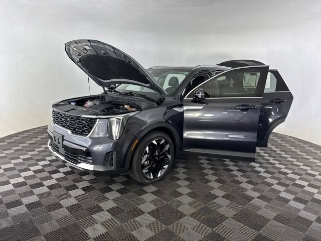 Certified 2025 Kia Sorento EX w/ Panoramic Sunroof Package FWD image 12