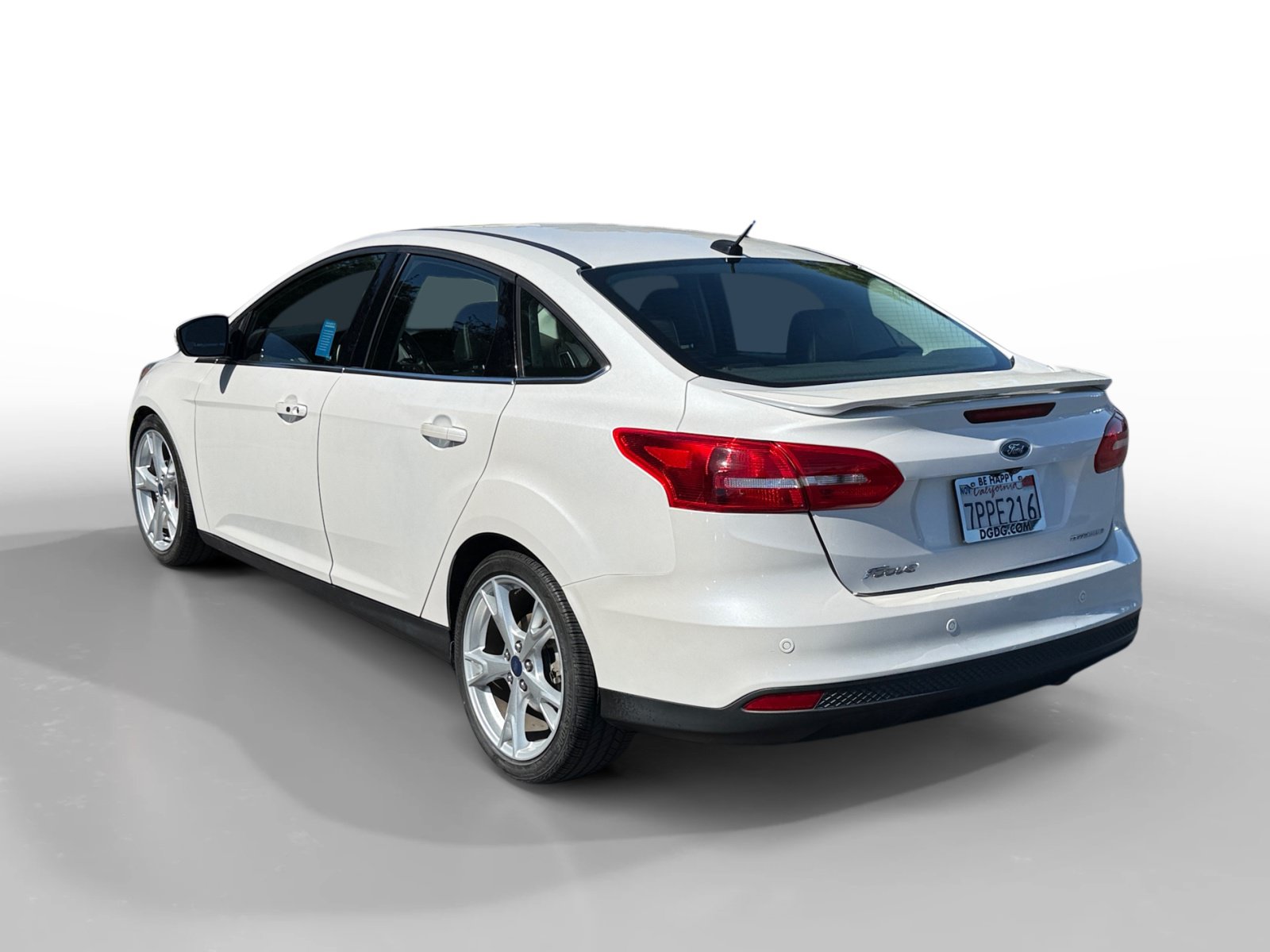 Used 2015 Ford Focus Titanium w/ Titanium Technology Package FWD image 3