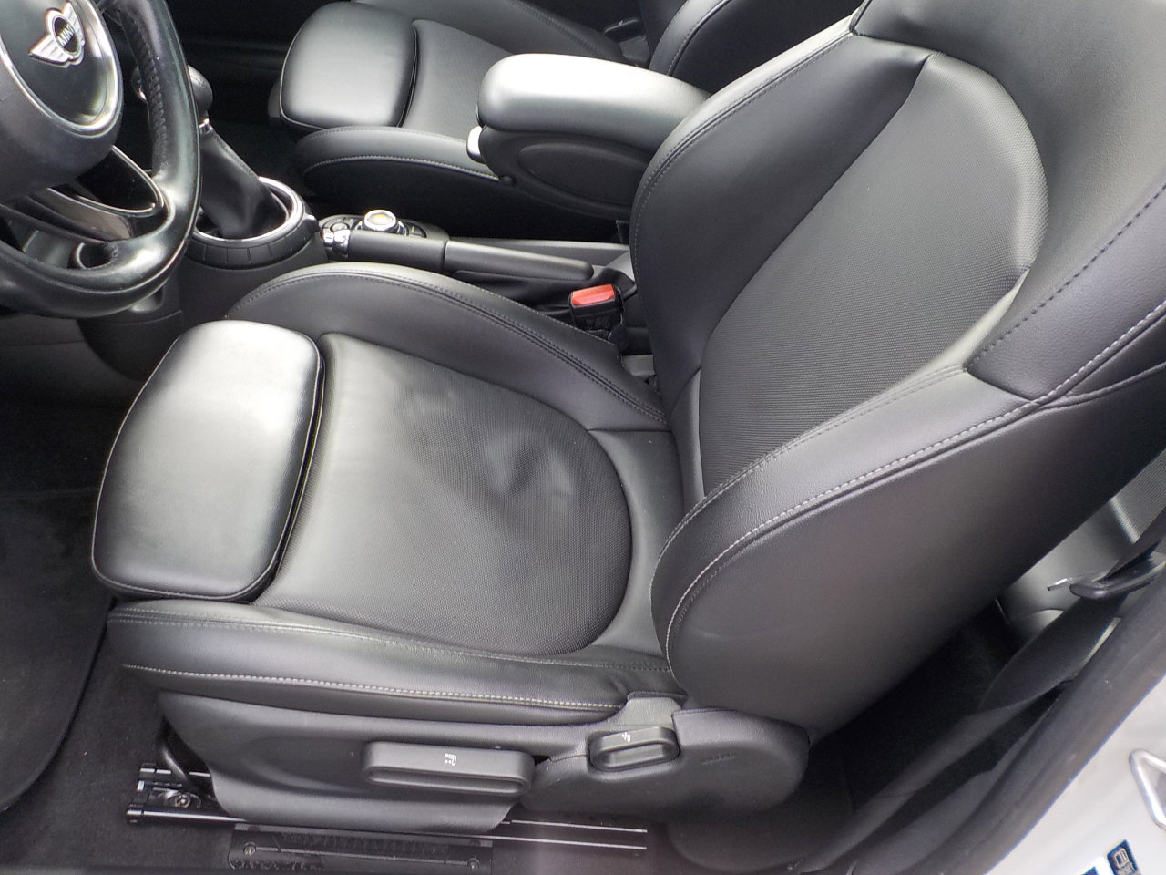 Used 2015 MINI Cooper S image 21