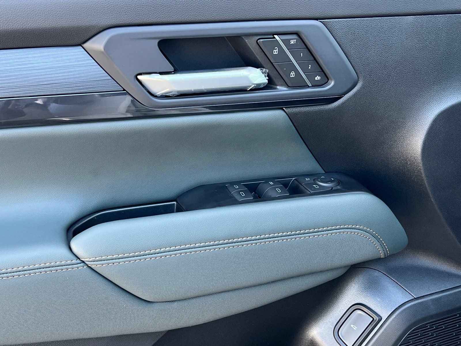 New 2027 GMC Terrain AT4 w/ Convenience Package III AWD/4WD image 10