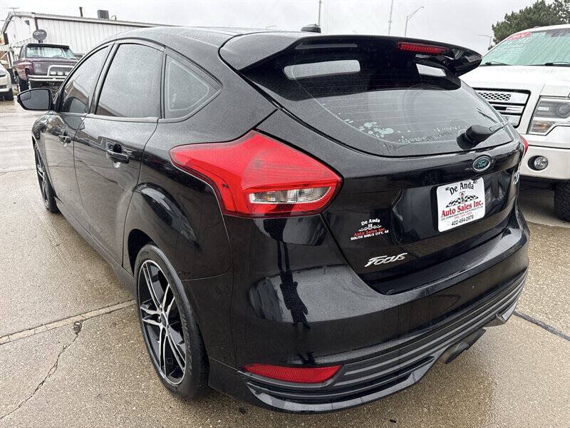 Used 2016 Ford Focus ST w/ Equipment Group 401A FWD image 5