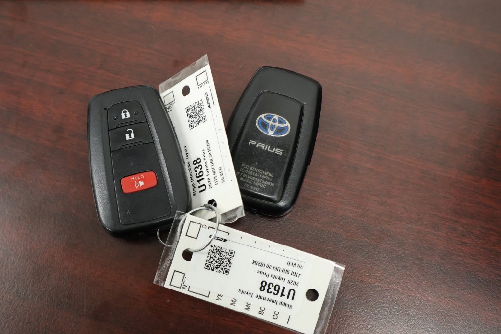 Certified 2020 Toyota Prius LE AWD/4WD image 28