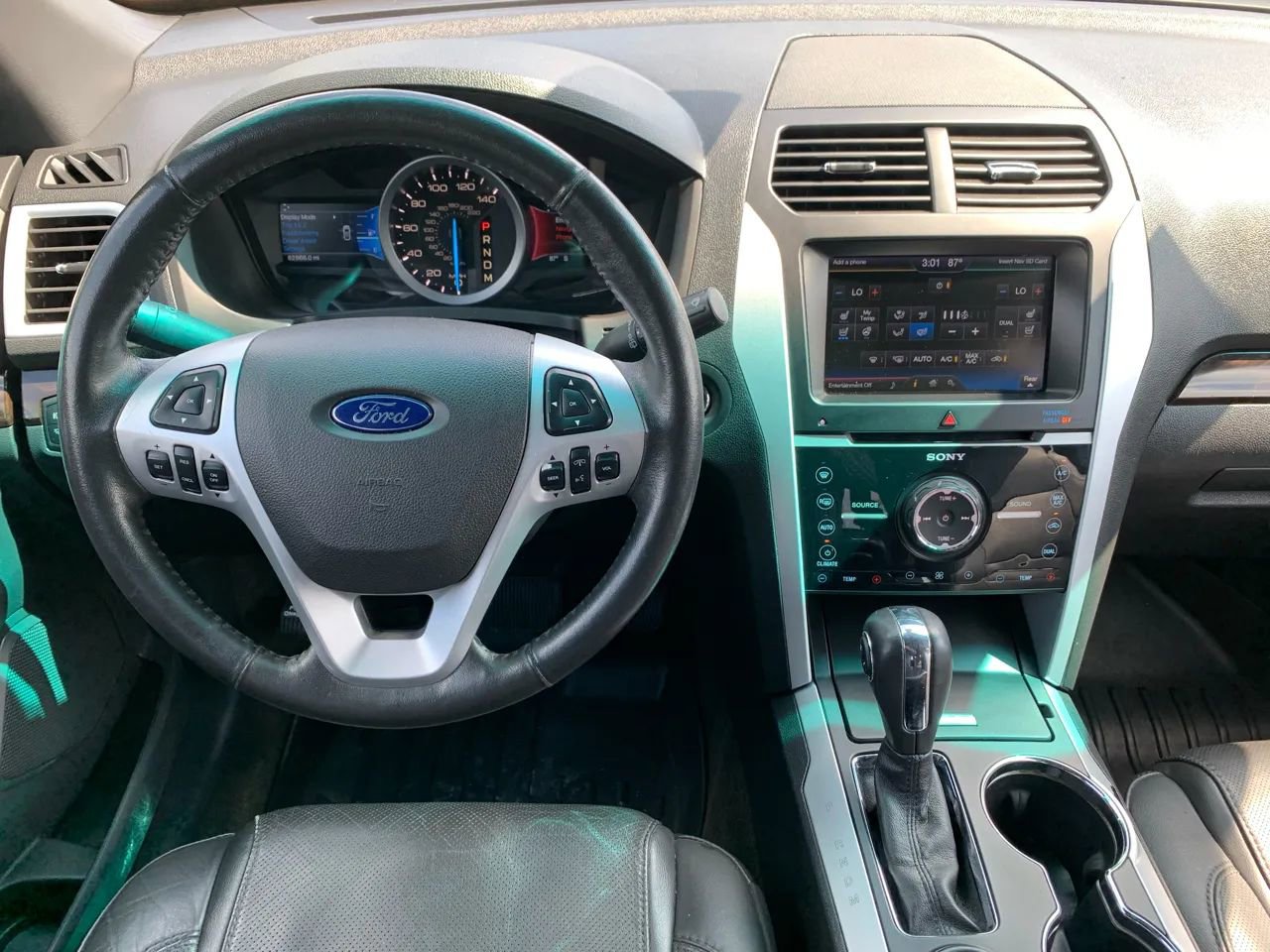 Used 2015 Ford Explorer Limited w/ Equipment Group 302A FWD image 12