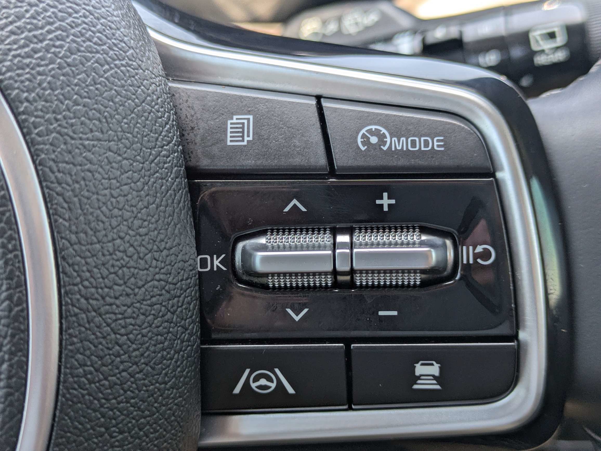 Certified 2022 Kia Sorento X-Line EX AWD/4WD image 32