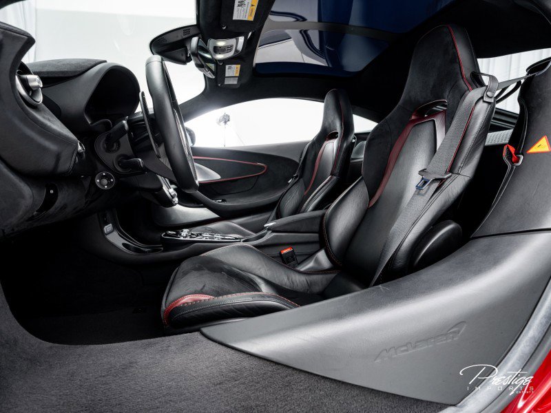 Used 2020 McLaren GT image 29