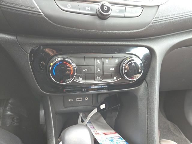 Used 2020 Buick Encore GX Preferred w/ Cold Weather Comfort Package FWD image 9