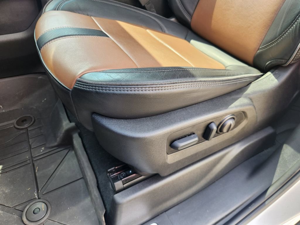 Used 2022 Chevrolet Silverado 2500 High Country w/ Safety Package II image 15