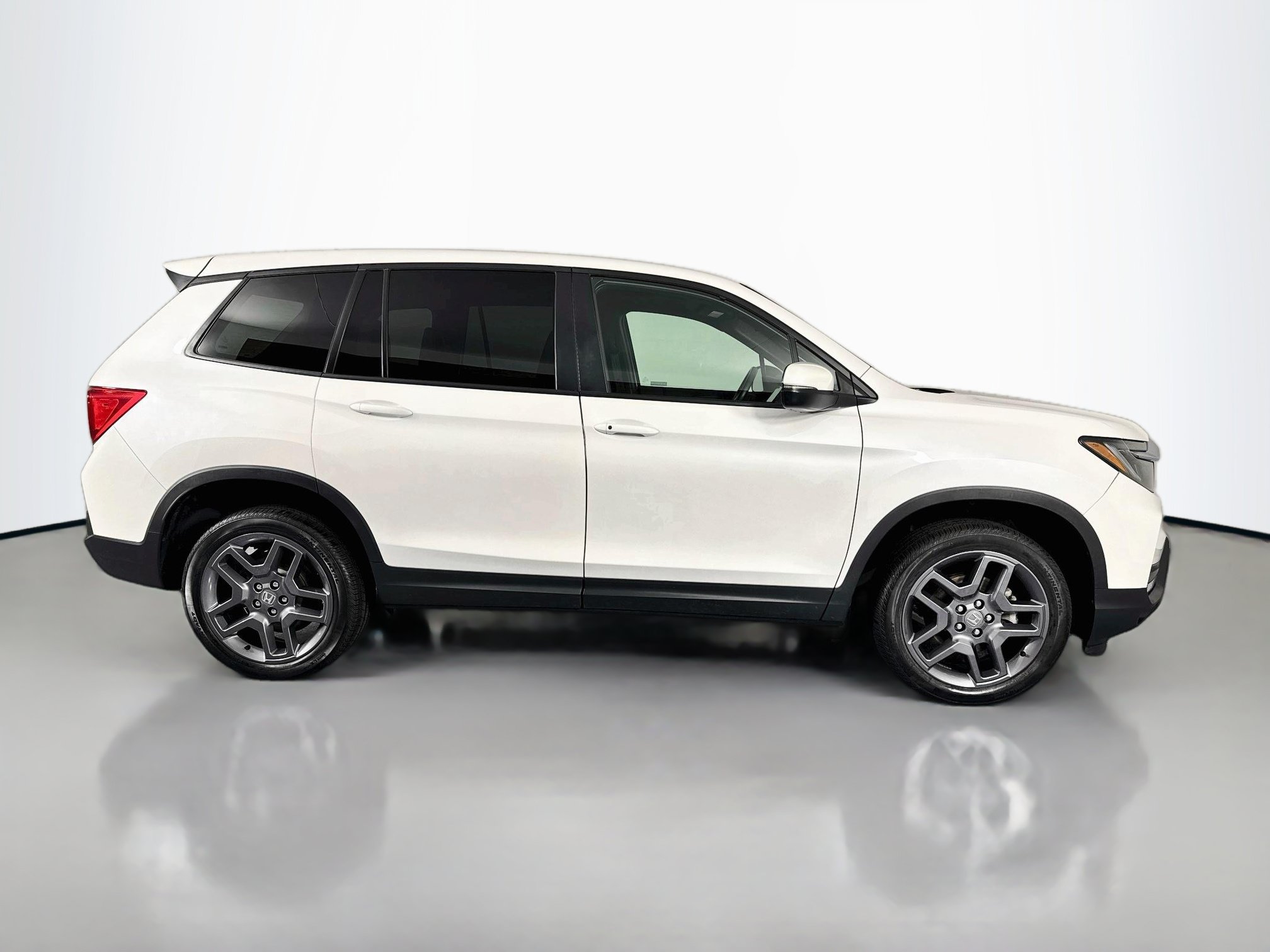 Certified 2023 Honda Passport EX-L image 4