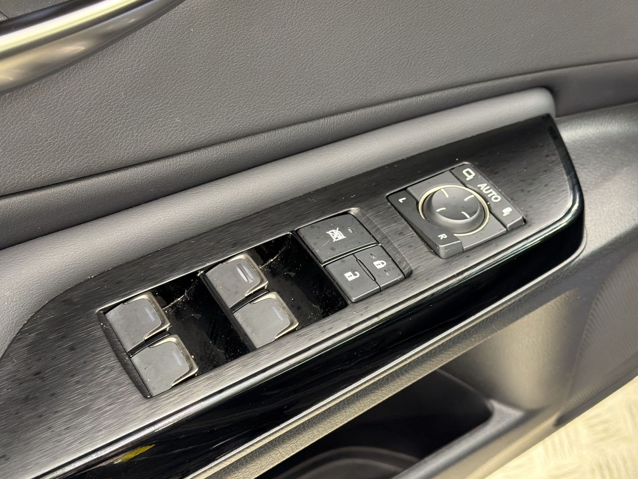 Used 2024 Lexus ES 350 w/ Accessory Package (Z1) FWD image 19