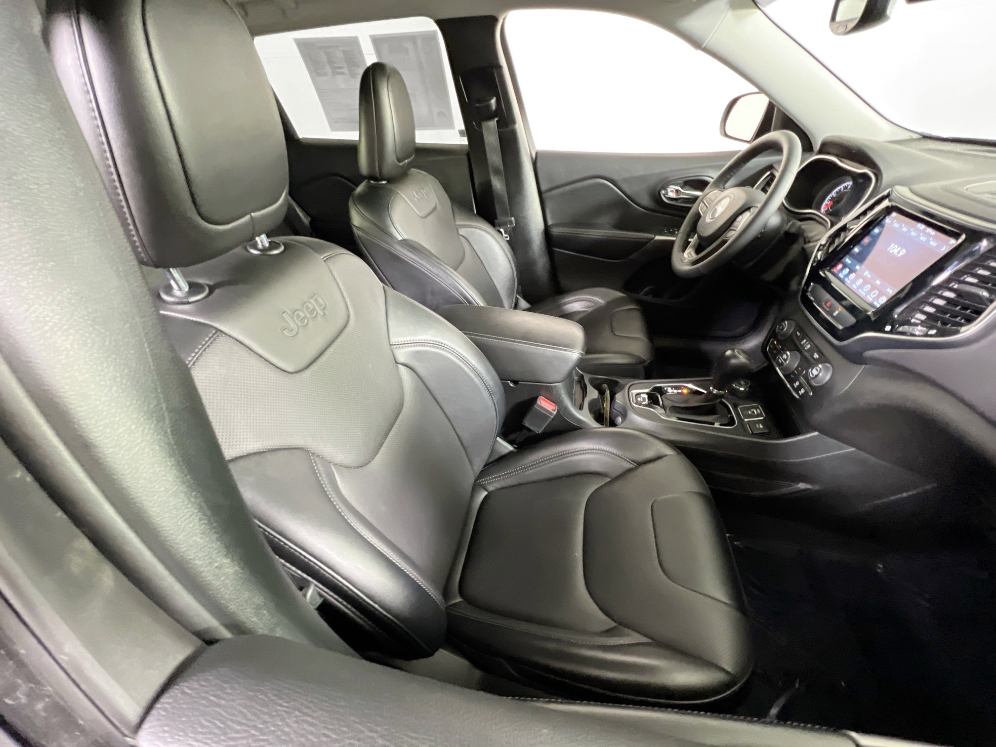 Used 2022 Jeep Cherokee Limited image 27