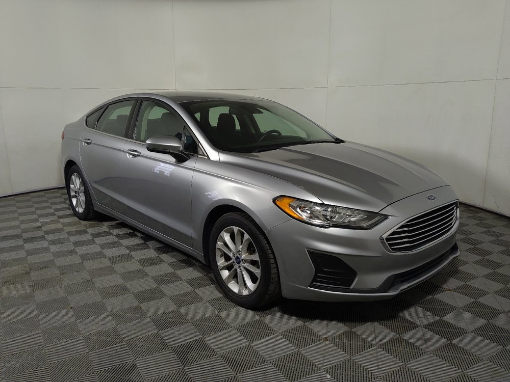 Used 2020 Ford Fusion SE FWD image 11