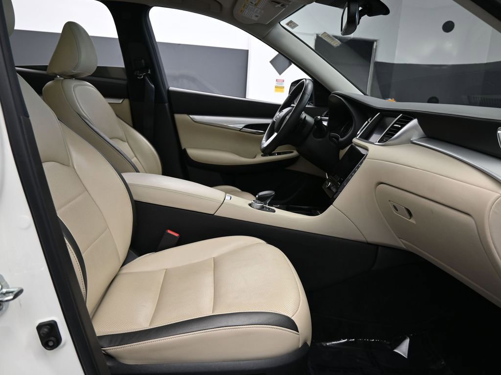 Used 2021 INFINITI QX50 Essential w/ Convenience Package image 50