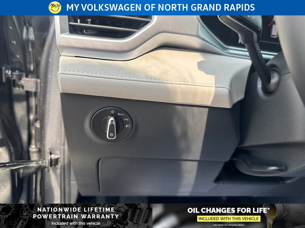 New 2026 Volkswagen Taos SE AWD/4WD image 14