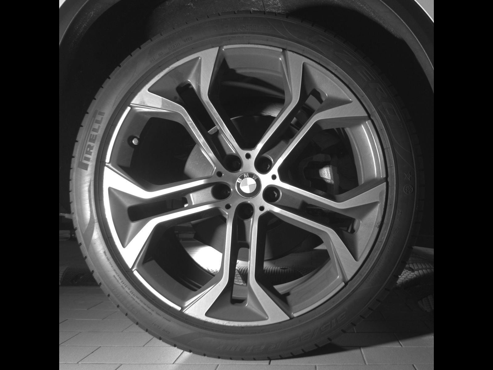 Used 2024 BMW X5 sDrive40i w/ Premium Package RWD image 12