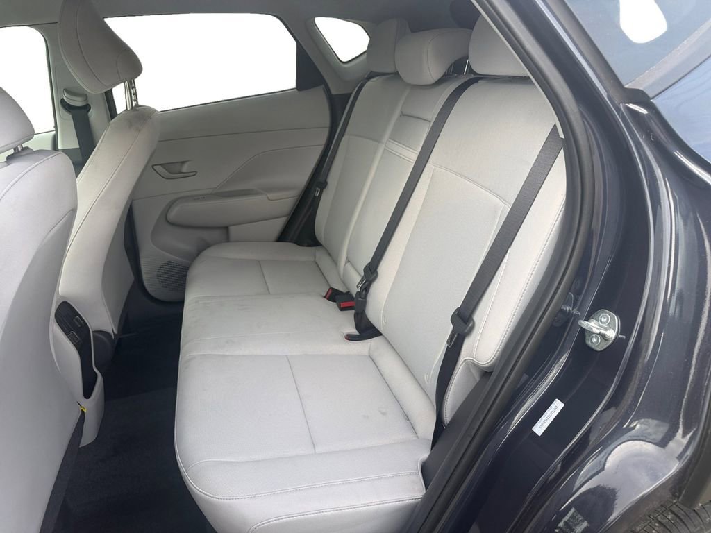 Used 2025 Hyundai Kona SEL image 13