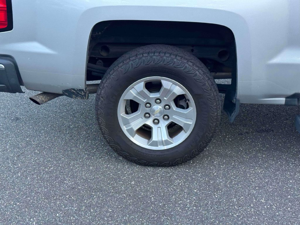 Used 2018 Chevrolet Silverado 1500 LT w/ All Star Edition AWD/4WD image 11