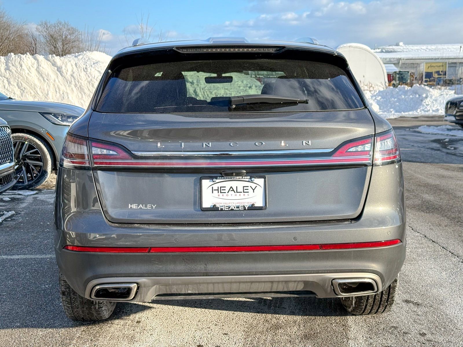 Used 2023 Lincoln Nautilus Reserve w/ Monochromatic Package image 5