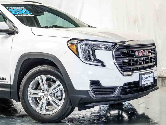 Certified 2022 GMC Terrain SLE w/ Driver Convenience Package AWD/4WD image 3