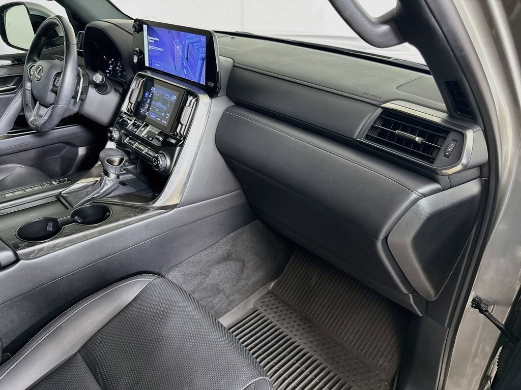 Certified 2024 Lexus LX 600 4WD w/ Luxury Package image 31