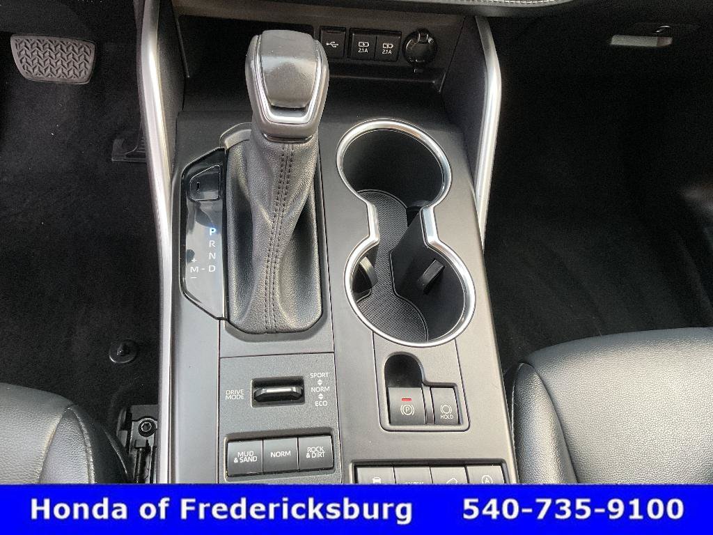 Used 2021 Toyota Highlander XLE AWD/4WD image 33