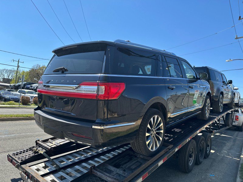 Used 2021 Lincoln Navigator L Reserve w/ Luxury Package image 4