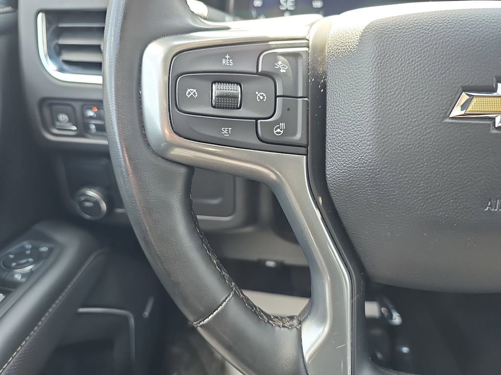 Used 2023 Chevrolet Suburban Premier image 22