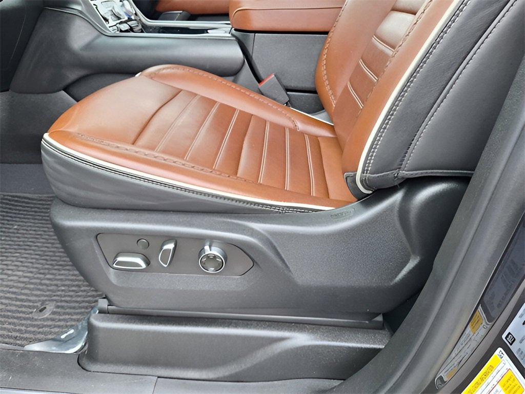 Used 2023 GMC Yukon Denali Ultimate image 36