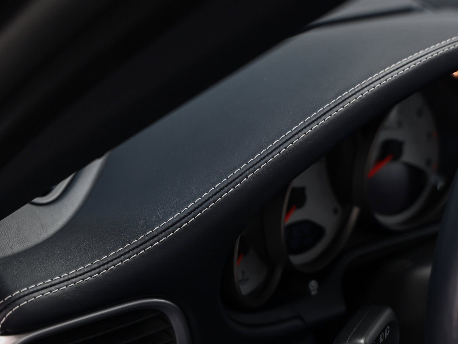 Used 2011 Porsche 911 Turbo S image 35