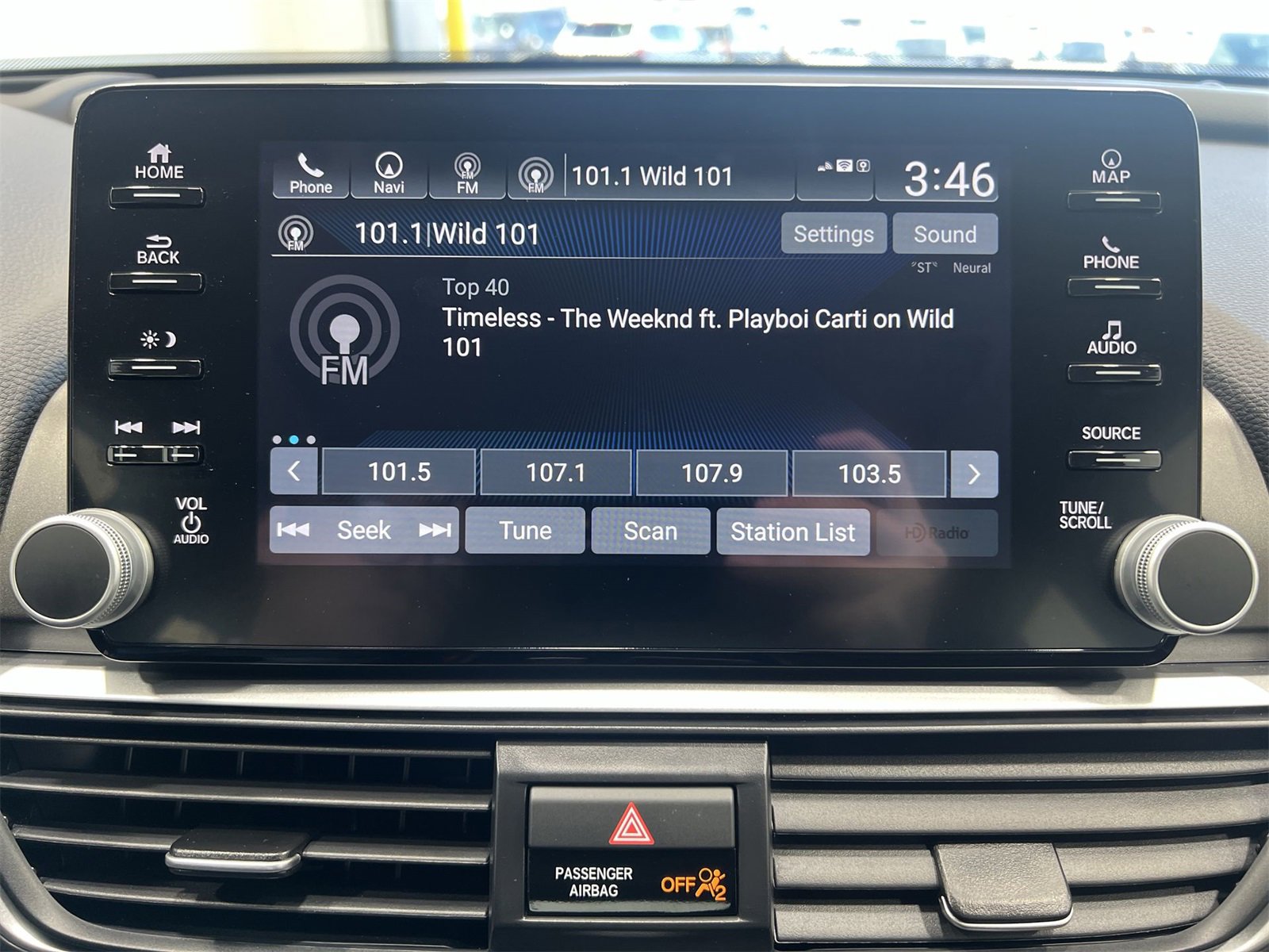 Used 2020 Honda Accord Touring image 16