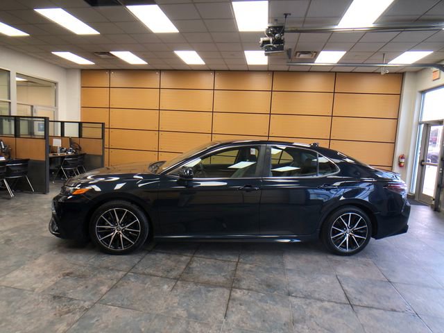 Used 2021 Toyota Camry SE AWD/4WD image 4