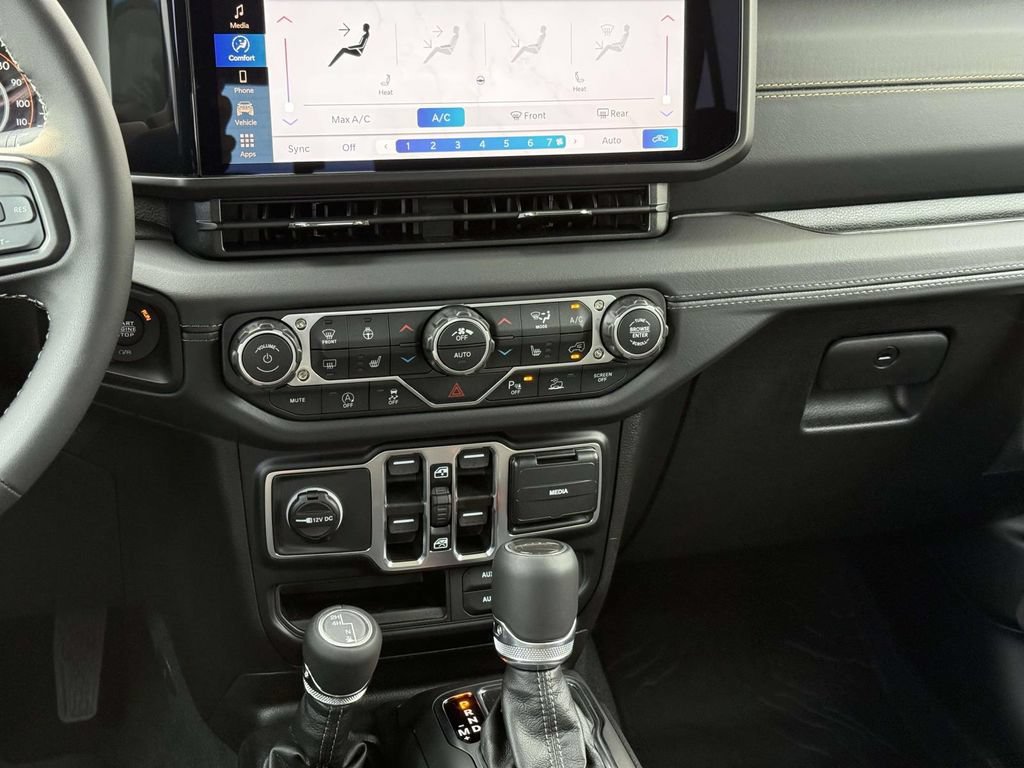 New 2026 Jeep Gladiator Sport AWD/4WD image 21