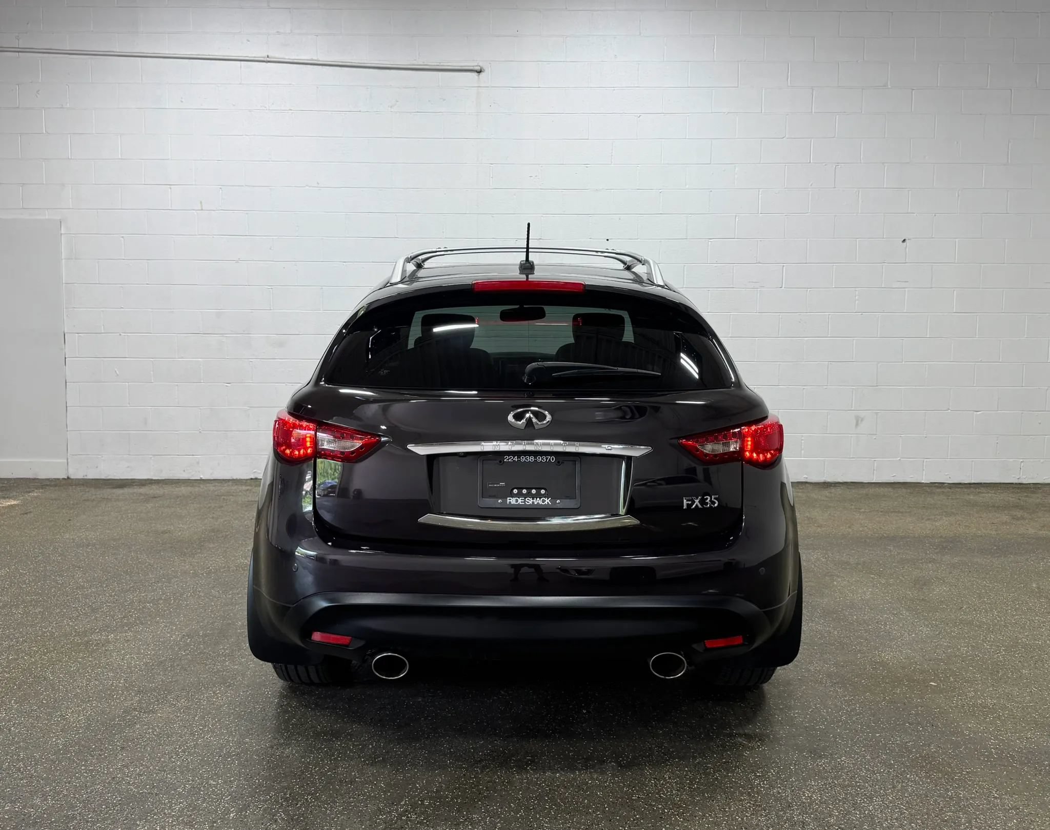 Used 2011 INFINITI FX35 AWD w/ Premium Pkg image 4