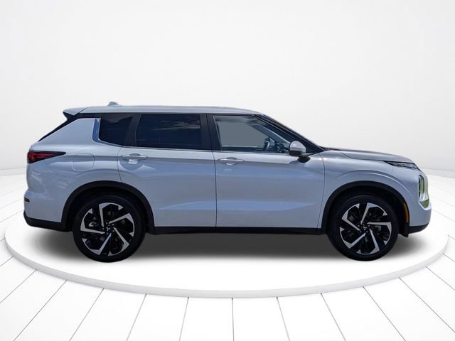 Used 2022 Mitsubishi Outlander ES FWD image 2