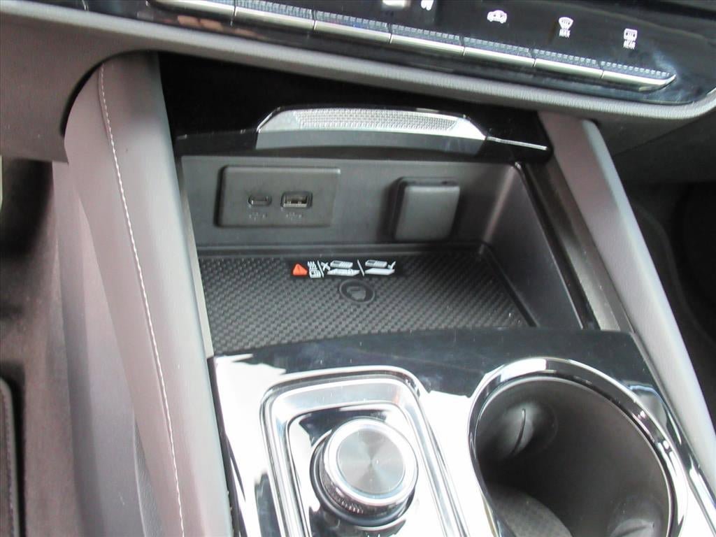 Used 2025 Buick Envision Preferred AWD/4WD image 24