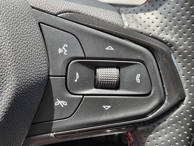 Certified 2024 Chevrolet Trax RS w/ Sunroof Package FWD image 26