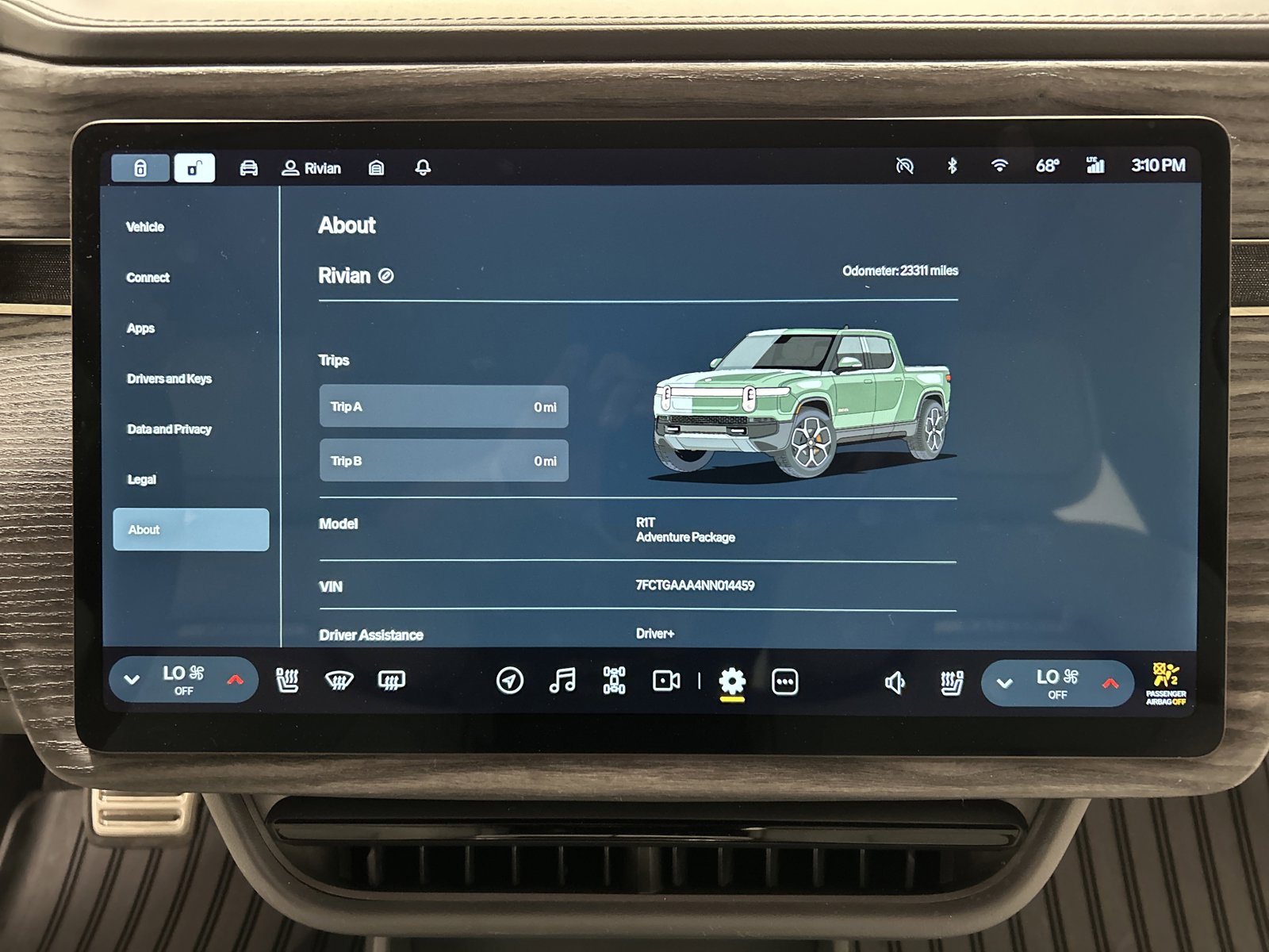 Used 2022 Rivian R1T Adventure image 27