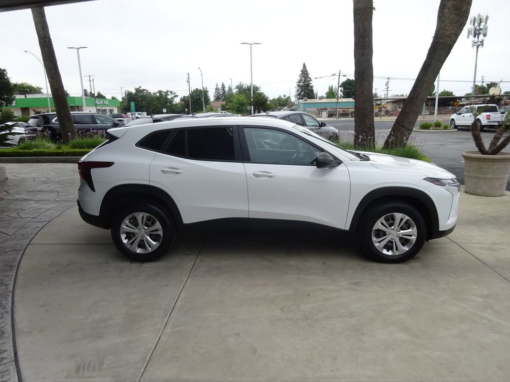 Certified 2024 Chevrolet Trax LS FWD image 9