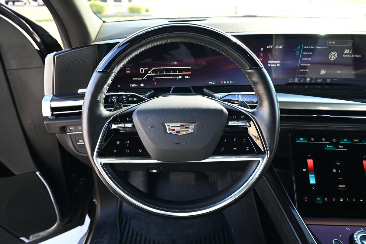 Used 2025 Cadillac Escalade Premium Luxury w/ LPO, Floor Liner Package image 22