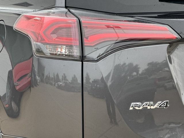 Used 2018 Toyota RAV4 SE w/ Power Extra Value Package FWD image 6